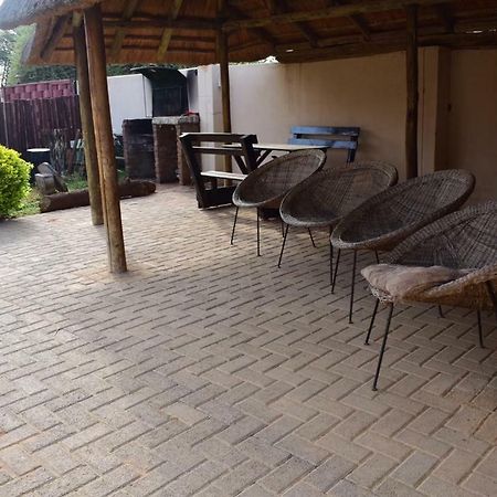 Skyhawk Guesthouse Gaborone Kültér fotó