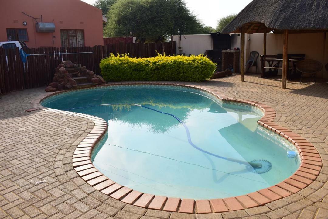 Skyhawk Guesthouse Gaborone Kültér fotó