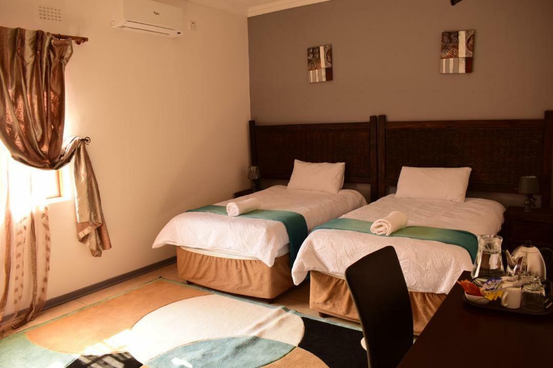 Skyhawk Guesthouse Gaborone Kültér fotó